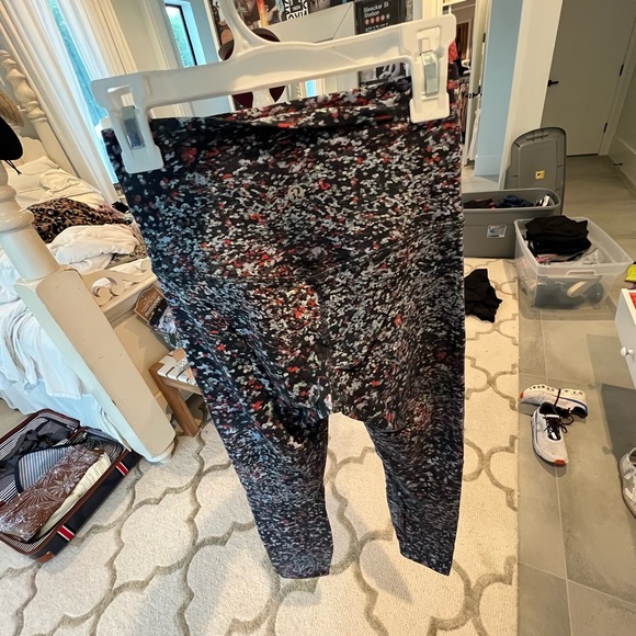 Lululemon align leggings 25” - Picture 7 of 7